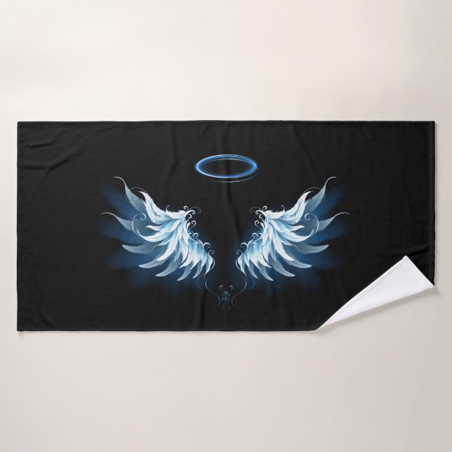 Blue Glows Angel Wings auf schwarzem Hintergrund Badehandtuch (Badehandtuch)