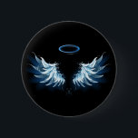 Blue Glows Angel Wings auf schwarzem Hintergrund Button<br><div class="desc">Helle,  künstlerische,  blaue Engelsflügel auf schwarzem Hintergrund. Engel Flügel.</div>
