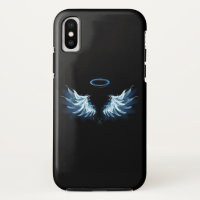 Blue Glows Angel Wings auf schwarzem Hintergrund