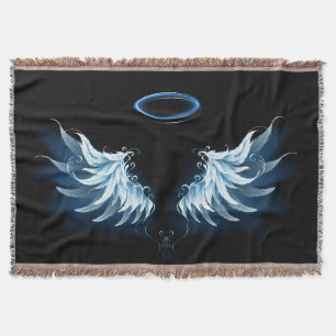 Blue Glows Angel Wings auf schwarzem Hintergrund Decke
