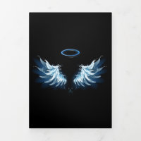 Blue Glows Angel Wings auf schwarzem Hintergrund