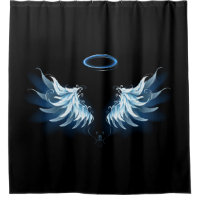 Blue Glows Angel Wings auf schwarzem Hintergrund