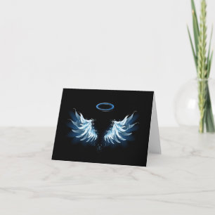 Blue Glows Angel Wings auf schwarzem Hintergrund Einladung