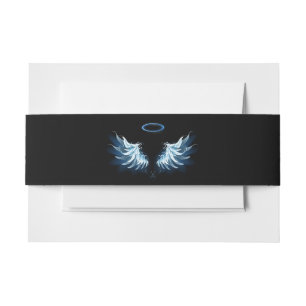 Blue Glows Angel Wings auf schwarzem Hintergrund Einladungsbanderole