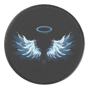 Blue Glows Angel Wings auf schwarzem Hintergrund Eishockey Puck