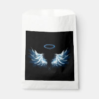 Blue Glows Angel Wings auf schwarzem Hintergrund