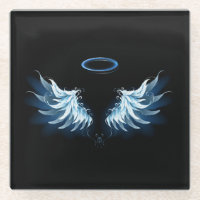 Blue Glows Angel Wings auf schwarzem Hintergrund