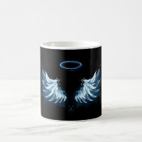 Blue Glows Angel Wings auf schwarzem Hintergrund