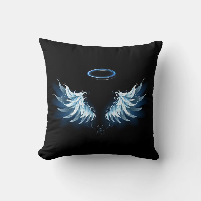 Blue Glows Angel Wings auf schwarzem Hintergrund Kissen (Vorderseite)