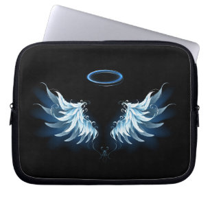 Blue Glows Angel Wings auf schwarzem Hintergrund Laptopschutzhülle