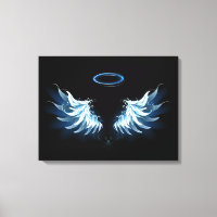 Blue Glows Angel Wings auf schwarzem Hintergrund