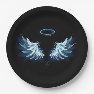 Blue Glows Angel Wings auf schwarzem Hintergrund Pappteller