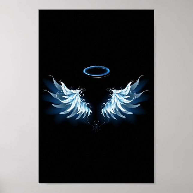Blue Glows Angel Wings auf schwarzem Hintergrund Poster (Vorne)