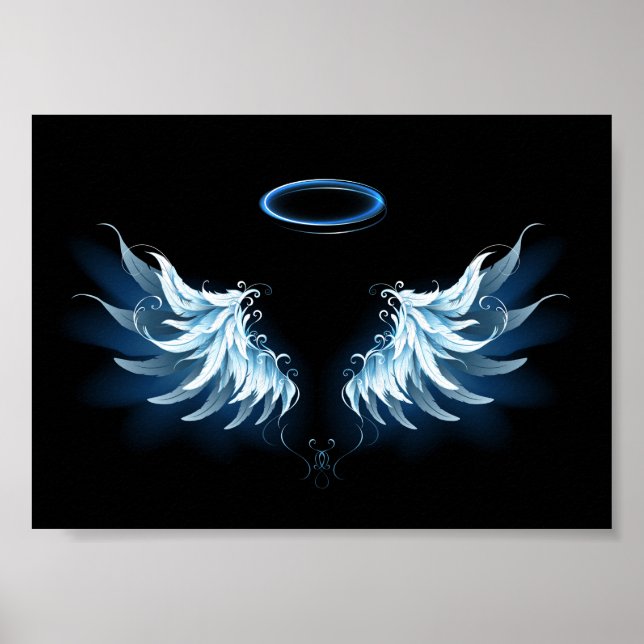 Blue Glows Angel Wings auf schwarzem Hintergrund Poster (Vorne)