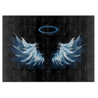 Blue Glows Angel Wings auf schwarzem Hintergrund