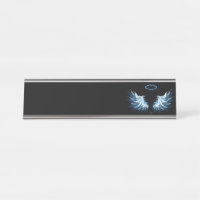 Blue Glows Angel Wings auf schwarzem Hintergrund