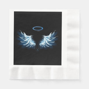 Blue Glows Angel Wings auf schwarzem Hintergrund Serviette