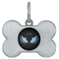 Blue Glows Angel Wings auf schwarzem Hintergrund