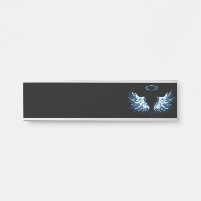 Blue Glows Angel Wings auf schwarzem Hintergrund Türschild (Vorderseite )