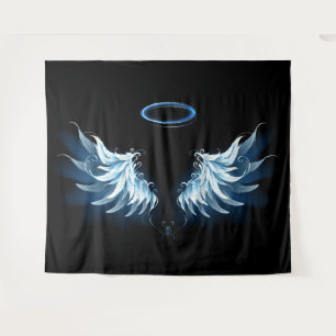 Blue Glows Angel Wings auf schwarzem Hintergrund Wandteppich