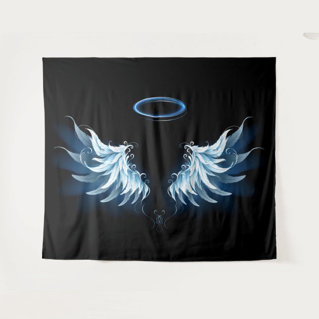 Blue Glows Angel Wings auf schwarzem Hintergrund Wandteppich (Vorderseite (Horizontal))