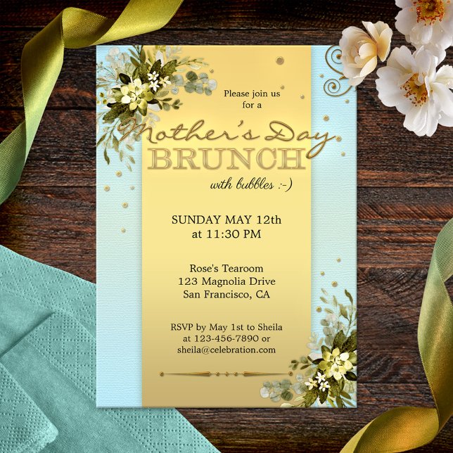 Blue Gold Floral Mütter Tag Brunch Einladung (Elegant Mother's Day Brunch invitation featuring a gold stylized design with watercolor leaves)