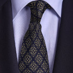 Blue & Gold Justice Scales Attorney Krawatte<br><div class="desc">Auf den ersten Blick scheint dieses verzierte Design ein ausgefeiltes geometrisches Muster zu sein, aber bei näherer Überprüfung sehen Sie, dass es aus den Maßstäben der Gerechtigkeit besteht und ein attraktives Muster schafft, das für Anwälte, Anwälte, Rechtsanwälte, Rechtsanwälte oder Rechtsstudent, der Abschluss feiert oder die Bar Prüfung besteht, ideal ist....</div>