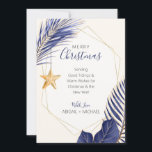 Blue Gold Palm Tree Tropical Beach Weihnachten<br><div class="desc">Die Weihnachtskarte der Nautical Boutique Co. mit blauer und goldener Weihnachtskarte ist mit tropischer Vegetation aus Aquarell und Gold ausgestattet und mit einem hübschen Seestern in Aquarelltönen versehen. Der Text ist skurrile Handschrift gepaart mit moderner Blocktypografie. Die lila Marine, das Gold und das cremige Elfenbein erinnern an tropische Strandferien. Anpassen...</div>