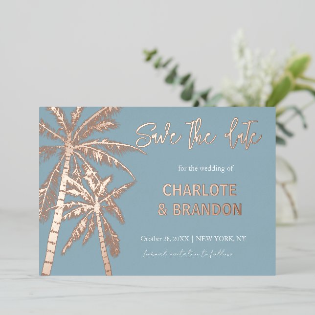 Blue Gold Palm Trees Beach Hochzeit Save the Date Folieneinladung (Stehend vorne)