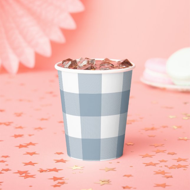 Blue Gray Karos Buffalo Gingham Kariertes Muster Pappbecher (Insitu)