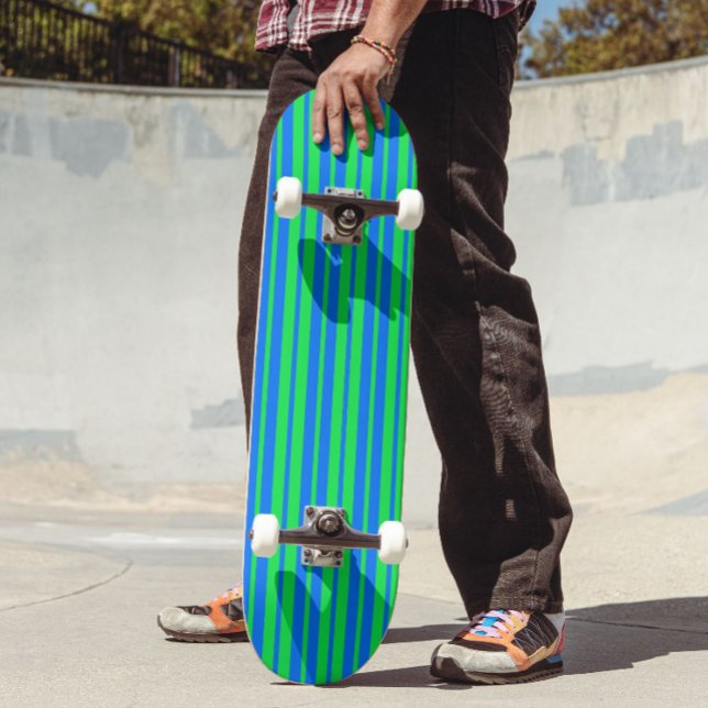 Blue Green Stylish Stripes Pattern Design  Skateboard (Von Creator hochgeladen)