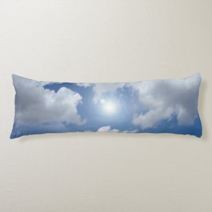 Blue Heaven Wolken + Ihre Ideen Seitenschläferkissen