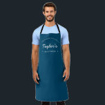 Blue Homemade mit Liebe Personalisiert Küche Schürze<br><div class="desc">Lasst uns backen, kochen und kreieren. Passen Sie den Namen auf dieser blauen personalisierten Schürze an. Hier mit weißer Typografie in einem stilvollen Layout-Design gesehen. Ermuntern Sie den Koch in Ihrem Leben, einen kleinen Geschäftsbäckereibesitzer, ein anstrebendes kulinarisches Genie mit einem besonderen Geschenk. Ideal zum Backen dieser leckeren Goodies, Leckereien, Kuchen,...</div>
