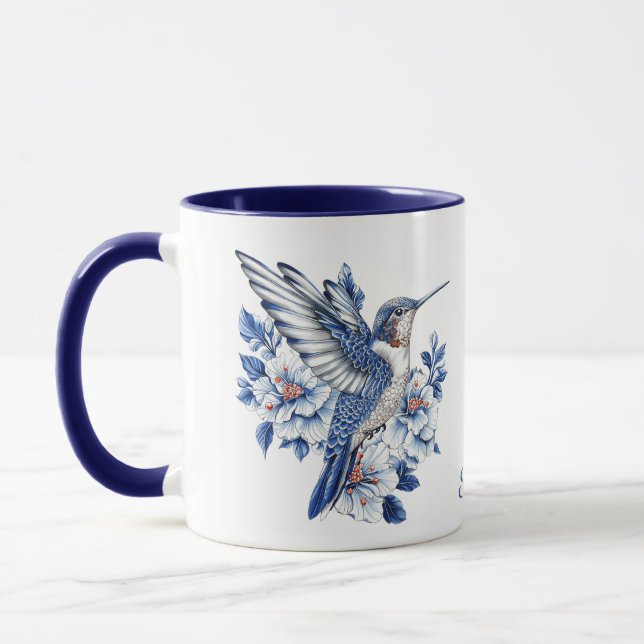 Blue Hummingbird Floral Monogram Tasse (Links)
