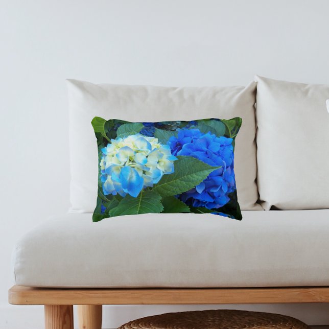 Blue Hydrangea Blooms Floral Dekokissen (In Situ Sofa)