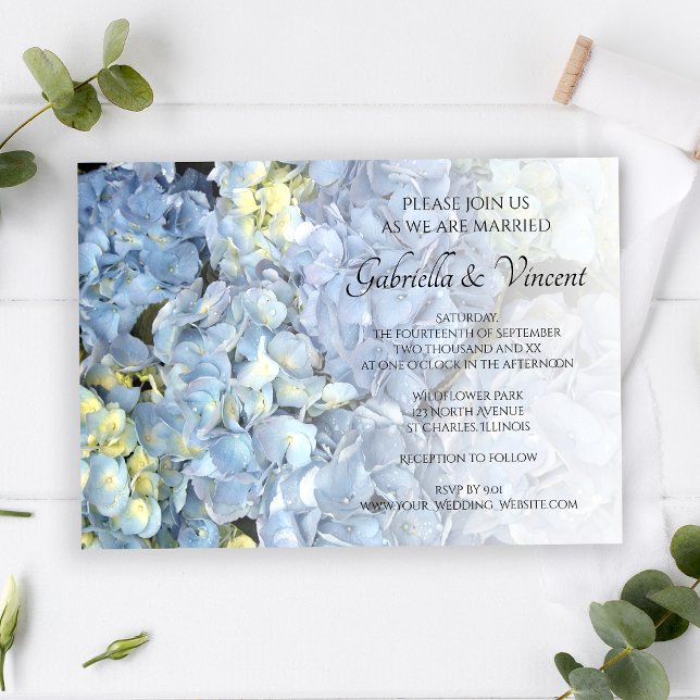 Blue Hydrangea Floral Wedding Einladung (Von Creator hochgeladen)
