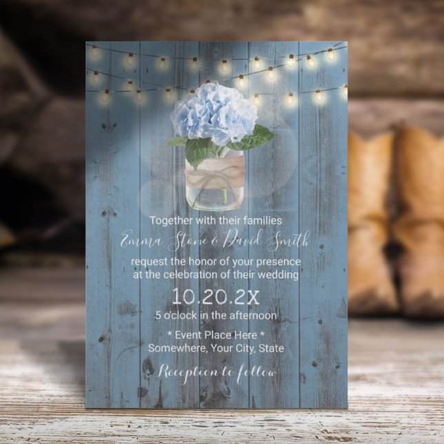 Blue Hydrangea Jar Dusty Blue Barn Wood Wedding Einladung (Von Creator hochgeladen)