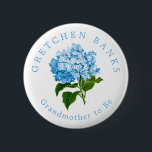 Blue Hydrangea Oma to Be Baby Dusche Button<br><div class="desc">Diese hübsche,  blaue Hydrangea-Blume mit individuelle Name und "Großmutter zu sein"-Text ist perfekt für die Babydusche,  wie auch für die Großmutter,  um die Begeisterung der Familie für die neuen Titel zu teilen,  wenn das Kind ankommt.</div>