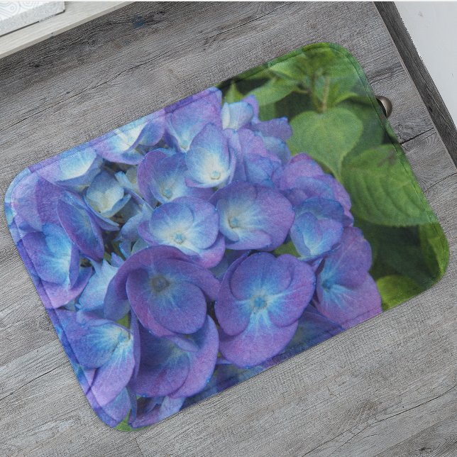 Blue Hydrangea Petals Floral Badematte (In Situ)