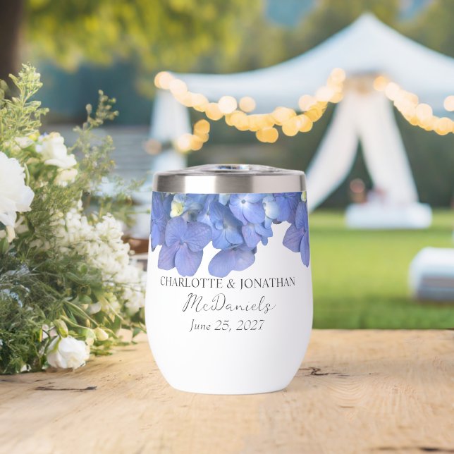 Blue Hydrangea Petals Wedding Personalized Names (Hochzeit (gedreht))