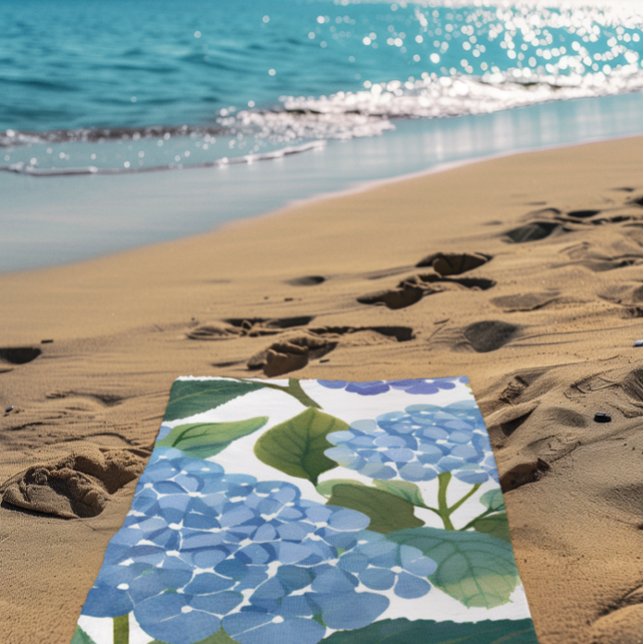 Blue Hydrangeas | Beautiful Floral Bush Strandtuch (Von Creator hochgeladen)