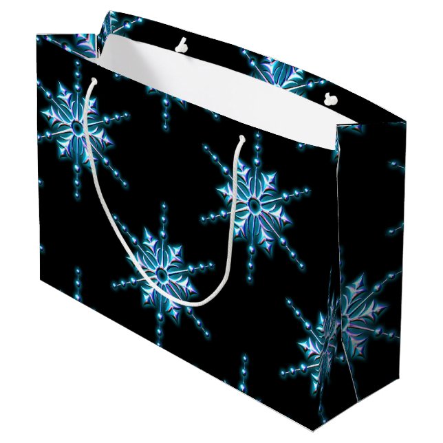Blue Ice Snowflakes/Black Christmas Große Geschenktüte (Rückseite Schrägansicht)