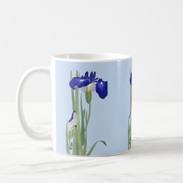 Blue Irises von Ohara Koson Kaffeetasse (Links)