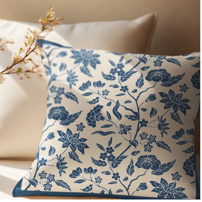 Blue Ivory Chinoiserie Blumenmuster Kissen (Von Creator hochgeladen)