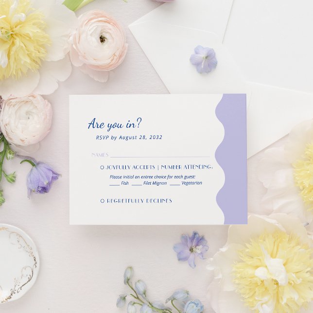 Blue Lavender Wave Scallop Monogram Menu Wedding RSVP Karte (Von Creator hochgeladen)