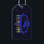 Blue Lion Menorah Geschenkanhänger<br><div class="desc">Für Ihr Chanukkah Party. Die Chanukkah-Menorah mit Löwenmotiv,  überlagert auf einem Sternenhimmel,  mit allen acht Kerzen und dem Schamasch-Brennen. Fügen Sie auf der Rückseite Ihren eigenen Text hinzu. Chanukkah ist das "Festival der Lichter" im Winter.</div>