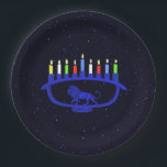 Blue Lion Menorah Pappteller<br><div class="desc">Für Ihr Chanukkah Party. Die Chanukkah-Menorah mit Löwenmotiv,  überlagert auf einem Sternenhimmel,  mit allen acht Kerzen und dem Schamasch-Brennen. Chanukkah ist das "Festival der Lichter" im Winter.</div>