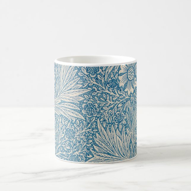 Blue Marigolds (von William Morris) Kaffeetasse (Mittel)