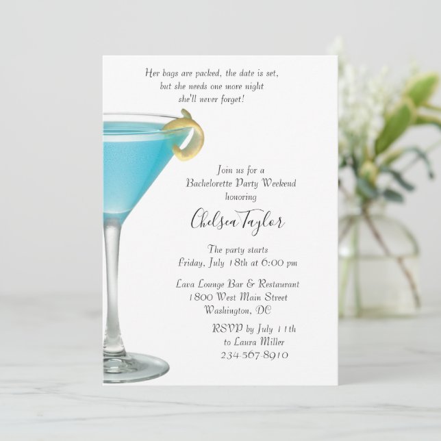 Blue Martini Cocktail Hour Junggeselinnen-Abschied Einladung (Stehend Vorderseite)