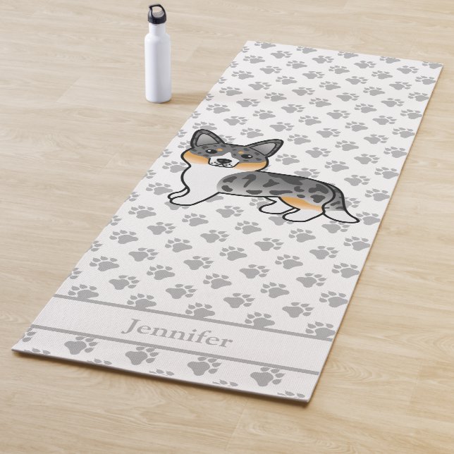 Blue Merle Cardigan Welsh Corgi Dog & Name Yogamatte (Beispiel)
